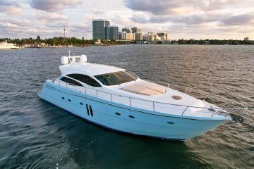 65' Pershing 2006 Yacht For Sale